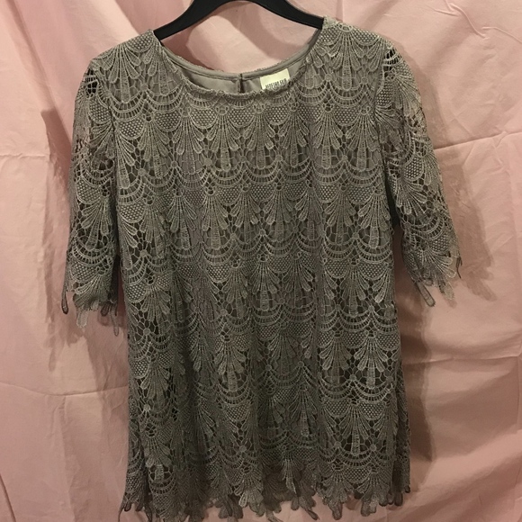 Bedford Fair Tops - Gray blouse with unique interior design